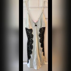 Victoria's Secret M light mint blue green silk and black lace chemise teddy